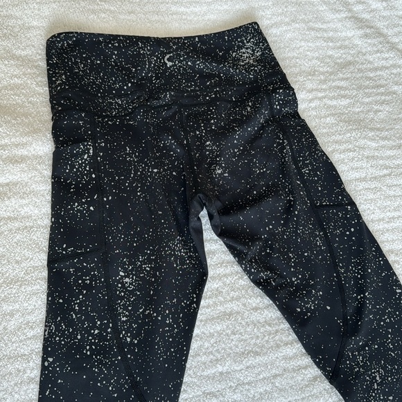 Zyia Black Reflective Pocket Light n Tight Hi-rise 7/8 24" - Picture 5 of 6